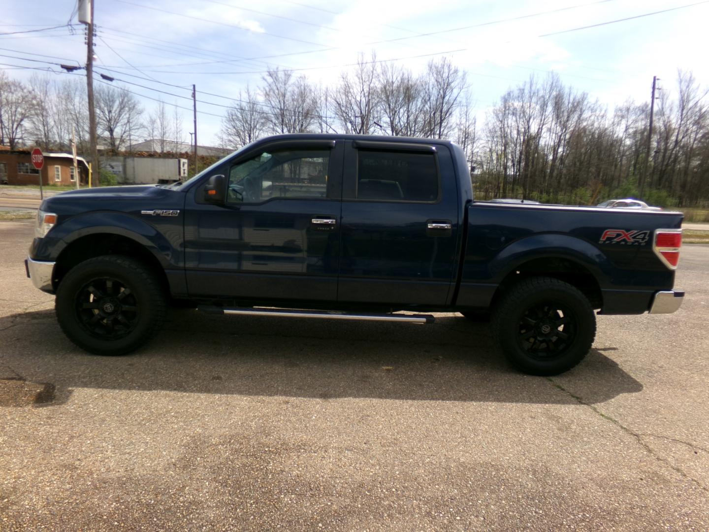 2014 Blue Jeans Metallic /Adobe Ford F-150 XLT (1FTFW1ET4EK) with an 3.5L V6 Ecoboost engine, 6-speed automatic transmission, located at 401 First NE, Bearden, AR, 71720, (870) 687-3414, 33.726528, -92.611519 - Photo#1